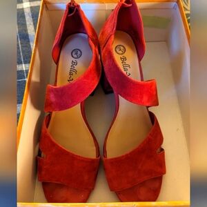 Bella Vita size 8 & 1/2 dark pink suede high heels 👠